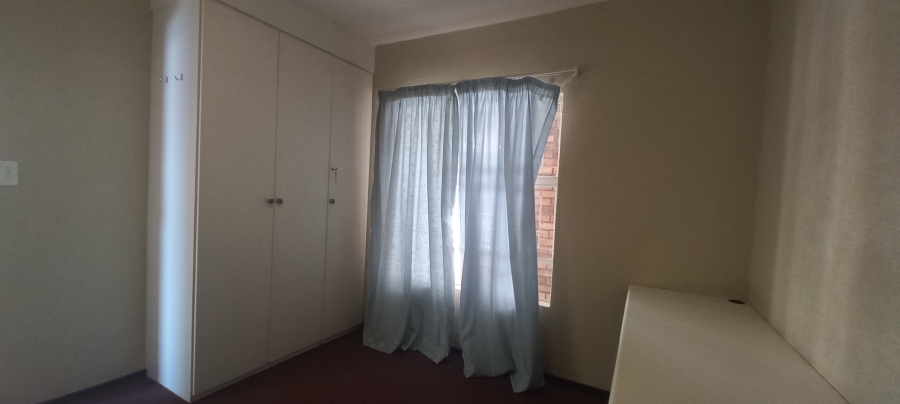2 Bedroom Property for Sale in Kannoniers Park North West